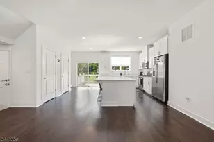 6 Coogan Ct, Morris Plains, NJ 07950 - Photo 10
