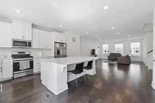 6 Coogan Ct, Morris Plains, NJ 07950 - Photo 8