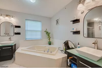 202 Prestwick Way, Edison Twp., NJ 08820 - Photo 24