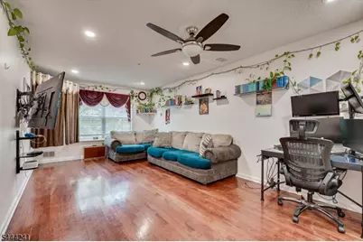 202 Prestwick Way, Edison Twp., NJ 08820 - Photo 18