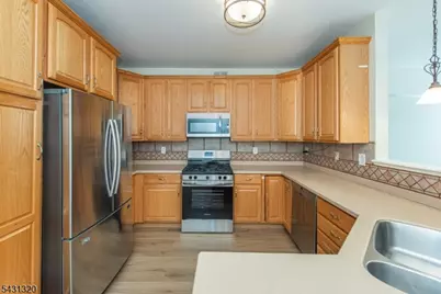 46 Devonshire Dr, Clifton, NJ 07013 - Photo 6
