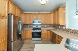 46 Devonshire Dr, Clifton, NJ 07013 - Photo 6