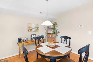 8 Bentley Ct, Bedminster Township, NJ 07921 - Photo 10