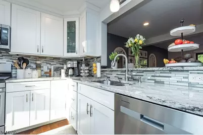 49 Bennington Sq, Washington Township, NJ 07840 - Photo 18