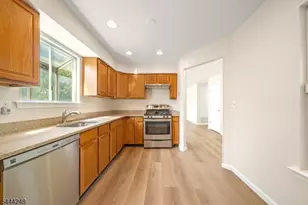 123 Harrow Dr, Franklin Township, NJ 08873 - Photo 10