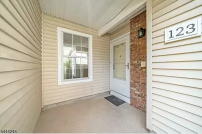 123 Harrow Dr, Franklin Township, NJ 08873 - Photo 4