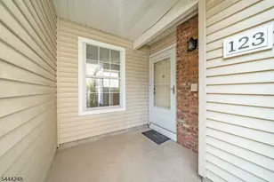 123 Harrow Dr, Franklin Township, NJ 08873 - Photo 4