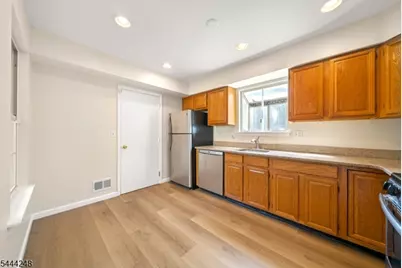 123 Harrow Dr, Franklin Township, NJ 08873 - Photo 8