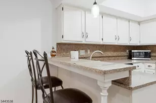 23 Eton Ct, Bedminster Township, NJ 07921 - Photo 4