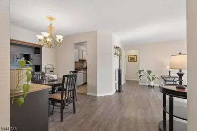 506 Violet Ln, Jackson, NJ 08527 - Photo 2