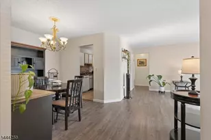 506 Violet Ln, Jackson, NJ 08527 - Photo 2