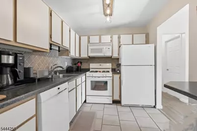 506 Violet Ln, Jackson, NJ 08527 - Photo 10
