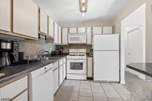 506 Violet Ln, Jackson, NJ 08527 - Photo 10