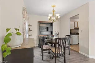 506 Violet Ln, Jackson, NJ 08527 - Photo 8