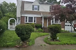 159 Sherwood Ave, Teaneck Township, NJ 07666 - Photo 2