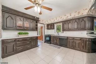 1 Roosevelt Blvd, Florham Park, NJ 07932 - Photo 10