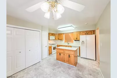 1H Rutland Ln, Monroe Township, NJ 08831 - Photo 4