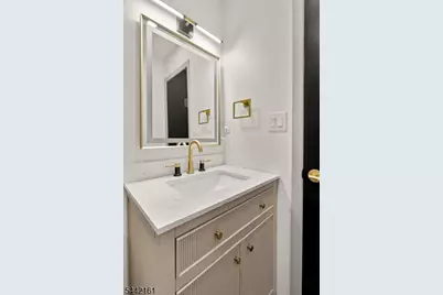 51 Taurus Dr, 3D, Hillsborough Township, NJ 08844 - Photo 16