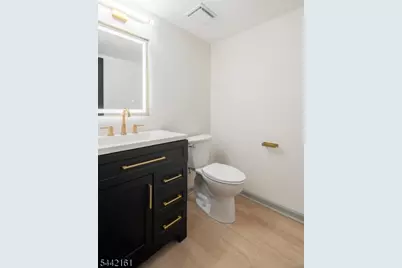 51 Taurus Dr, 3D, Hillsborough Township, NJ 08844 - Photo 10