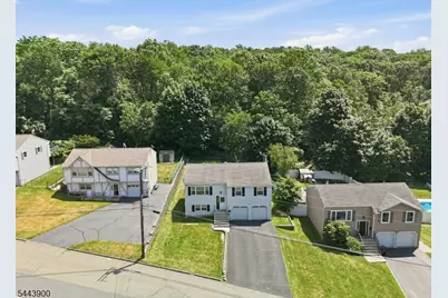 29 Amendola Dr, Netcong, NJ 07857 - Photo 4