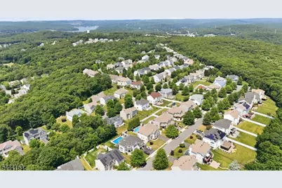 918 Timberline Dr, Jefferson Township, NJ 07849 - Photo 4