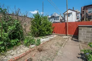 1029 E 19th St, Paterson, NJ 07501 - Photo 20