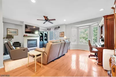 20 Windham Ct, Raritan Township, NJ 08822 - Photo 10