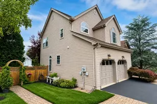 47 Kyle Dr, Lopatcong Township, NJ 08865 - Photo 2