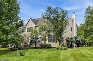 2 Ming Ct, Chester, NJ 07930 - Photo 4