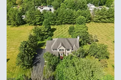 2 Ming Ct, Chester, NJ 07930 - Photo 2
