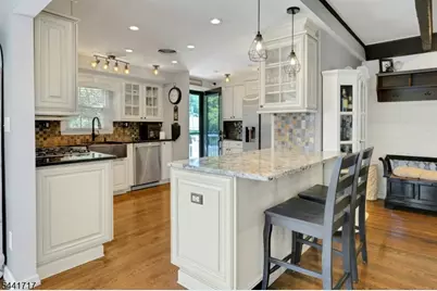 215 Mountainview Rd, Warren Township, NJ 07059 - Photo 10