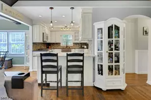215 Mountainview Rd, Warren Township, NJ 07059 - Photo 8
