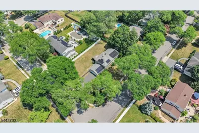 19 Lawrence Rd, Wayne, NJ 07470 - Photo 34