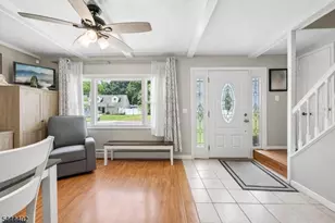 35 Spruce Rd, Pompton Lakes, NJ 07442 - Photo 4