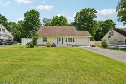 35 Spruce Rd, Pompton Lakes, NJ 07442 - Photo 1