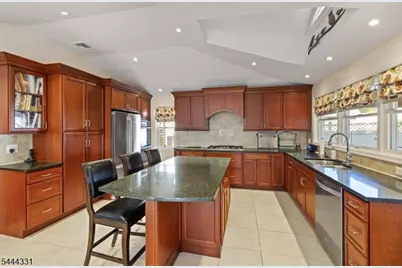 99 Lynwood Rd, Verona, NJ 07044 - Photo 12