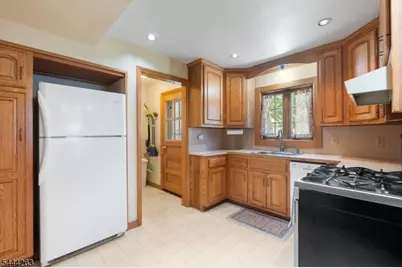 332 Newark Ave, Union Township, NJ 07083 - Photo 6