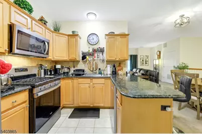 520 Victor St #8, Saddle Brook Township, NJ 07663 - Photo 6
