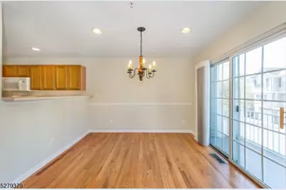 102 Lakeview Ct, Pompton Lakes, NJ 07442 - Photo 6