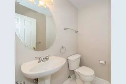 102 Lakeview Ct, Pompton Lakes, NJ 07442 - Photo 10