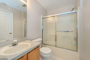 102 Lakeview Ct, Pompton Lakes, NJ 07442 - Photo 14