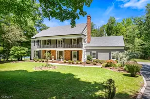 17 Sandalwood Dr, Warren Township, NJ 07059 - Photo 2