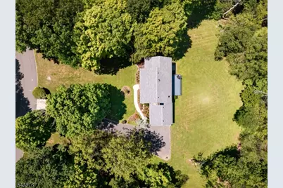 17 Sandalwood Dr, Warren Township, NJ 07059 - Photo 40