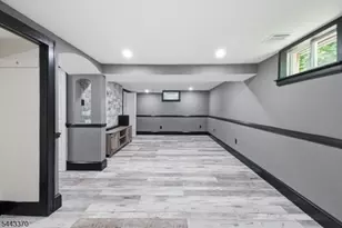 10 Hilsinger Rd, Parsippany, NJ 07878 - Photo 40