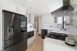 10 Hilsinger Rd, Parsippany, NJ 07878 - Photo 18