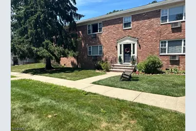 65 Hawthorne Pl #4, Montclair, NJ 07042 - Photo 2