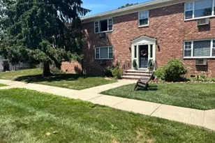 65 Hawthorne Pl, Montclair, NJ 07042 - Photo 2