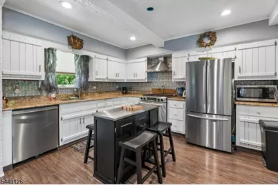 203 Dorchester St, Hanover Township, NJ 07981 - Photo 6