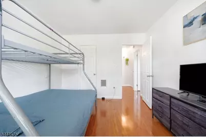 120 E Johnson Ave, Bergenfield, NJ 07621 - Photo 16