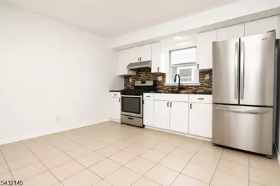 88 Manchester Pl, Newark, NJ 07104 - Photo 12